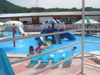 бассейн и горки для самых маленьких посетителей